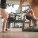 Vrouwen tijdens een yoga les
